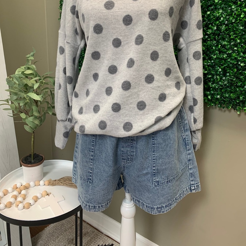Entro Denim high waisted shorts featuring elasticized waistband.